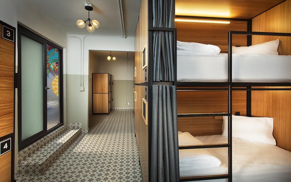 FEMALE DORM, FEMALE ONLY, BASIC