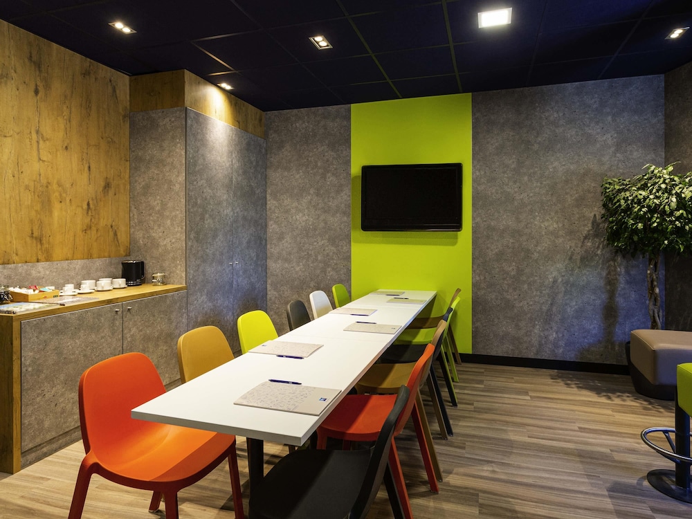 Ibis Budget Bordeaux Centre Gare Saint Jean 64/72