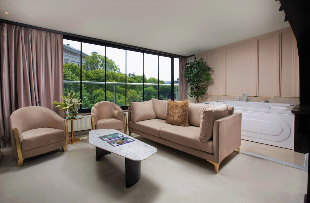 Walton Gardens Pera 39/62