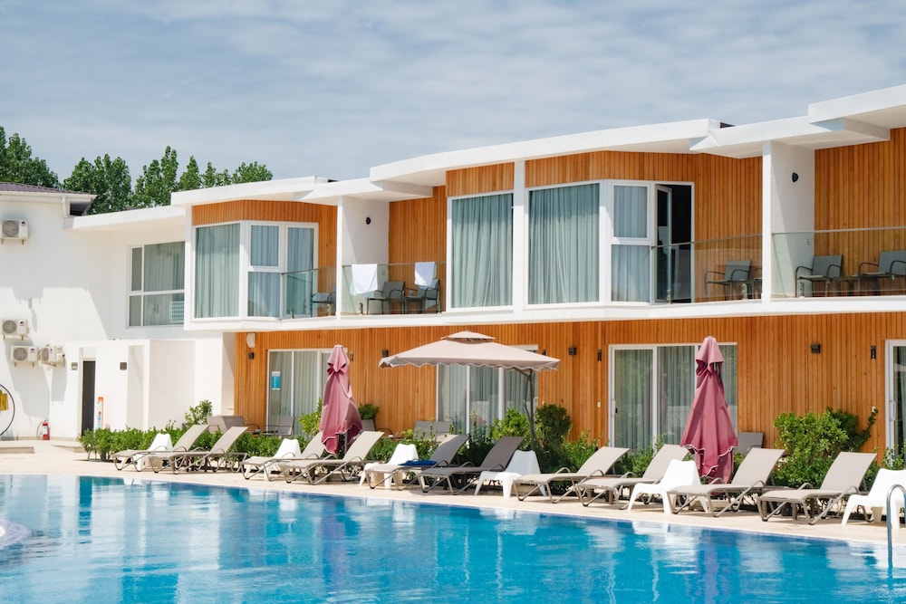Riva Hill Resort 2/48