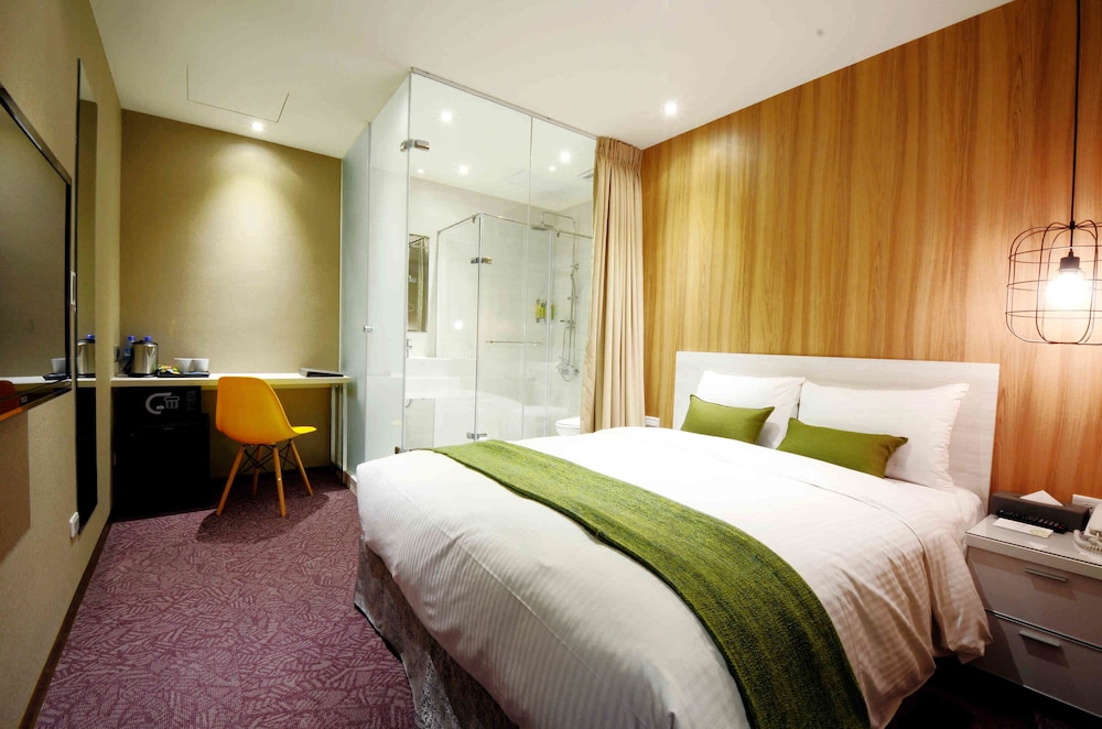 Ark Hotel 20/45