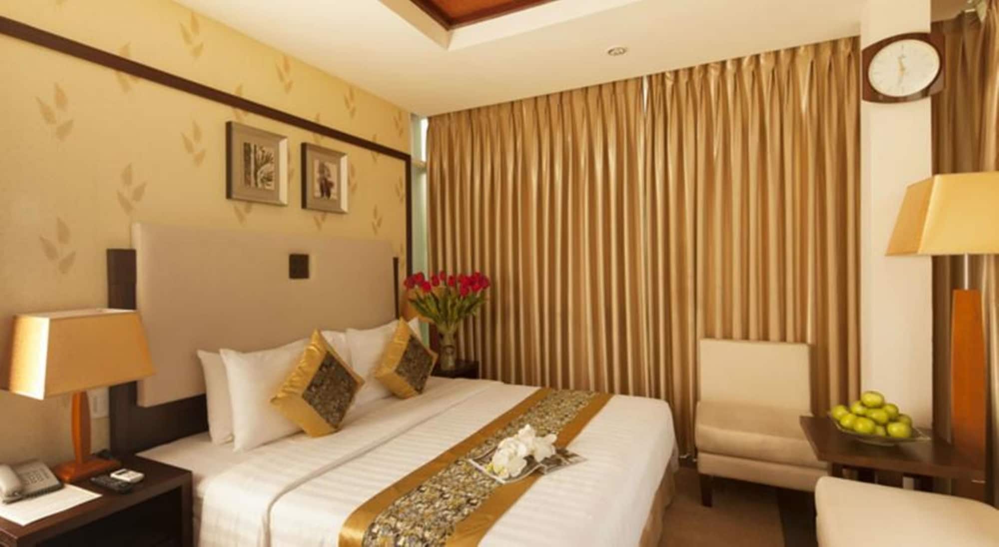 SUPERIOR, TWIN BEDS, GARDEN VIEW