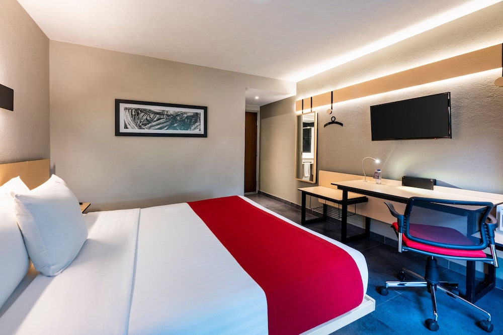 ROOM QUEEN