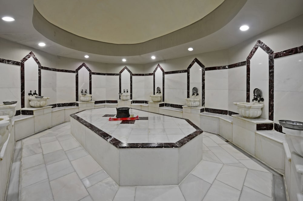 Karinna Convention And Spa 23/55