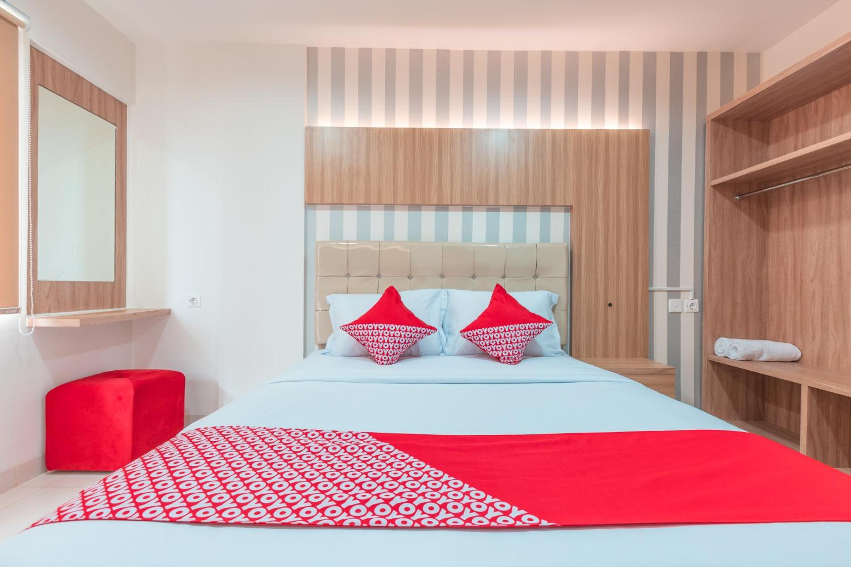 DELUXE, DOUBLE BED