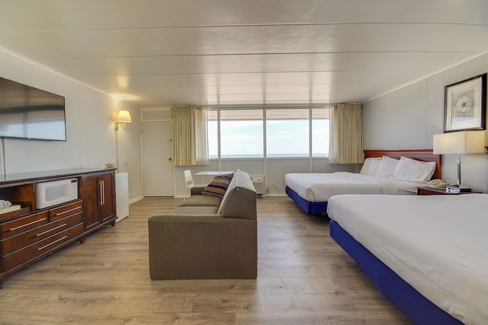 Premium, 2 King Beds, Ocean Front, Sofa، Rideau Motor Inn 3/6