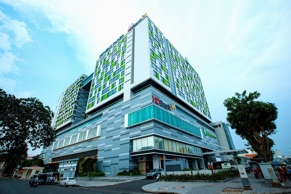 Republic Plaza Apartment 2/38