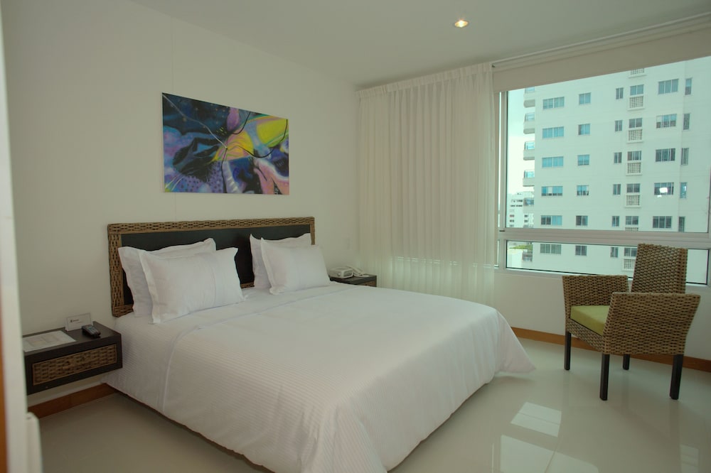 Travelers Suites Orange Cartagena 10/38