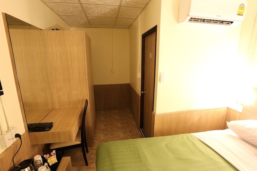 Sukhumvit 20 Guest House 10/46