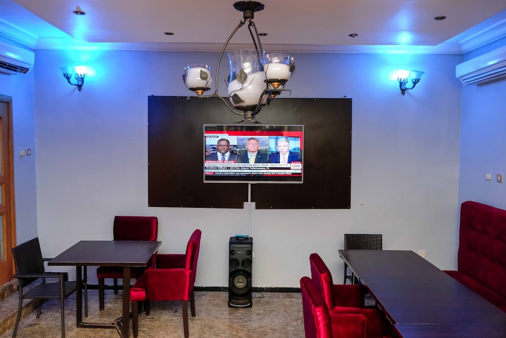Topaz Luxury Suites & Apartments 29/40