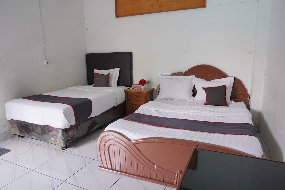 Collection O near Universitas Negeri Padang formerly Hotel Amra 15/49