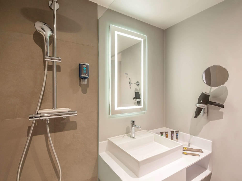 غرفة سوبيريور بسرير مزدوج مع أريكة، NOVOTEL HAMBURG CITY ALSTER 6/9