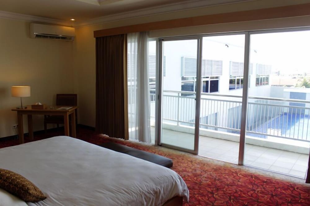 ROYAL JELITA HOTEL 11/45