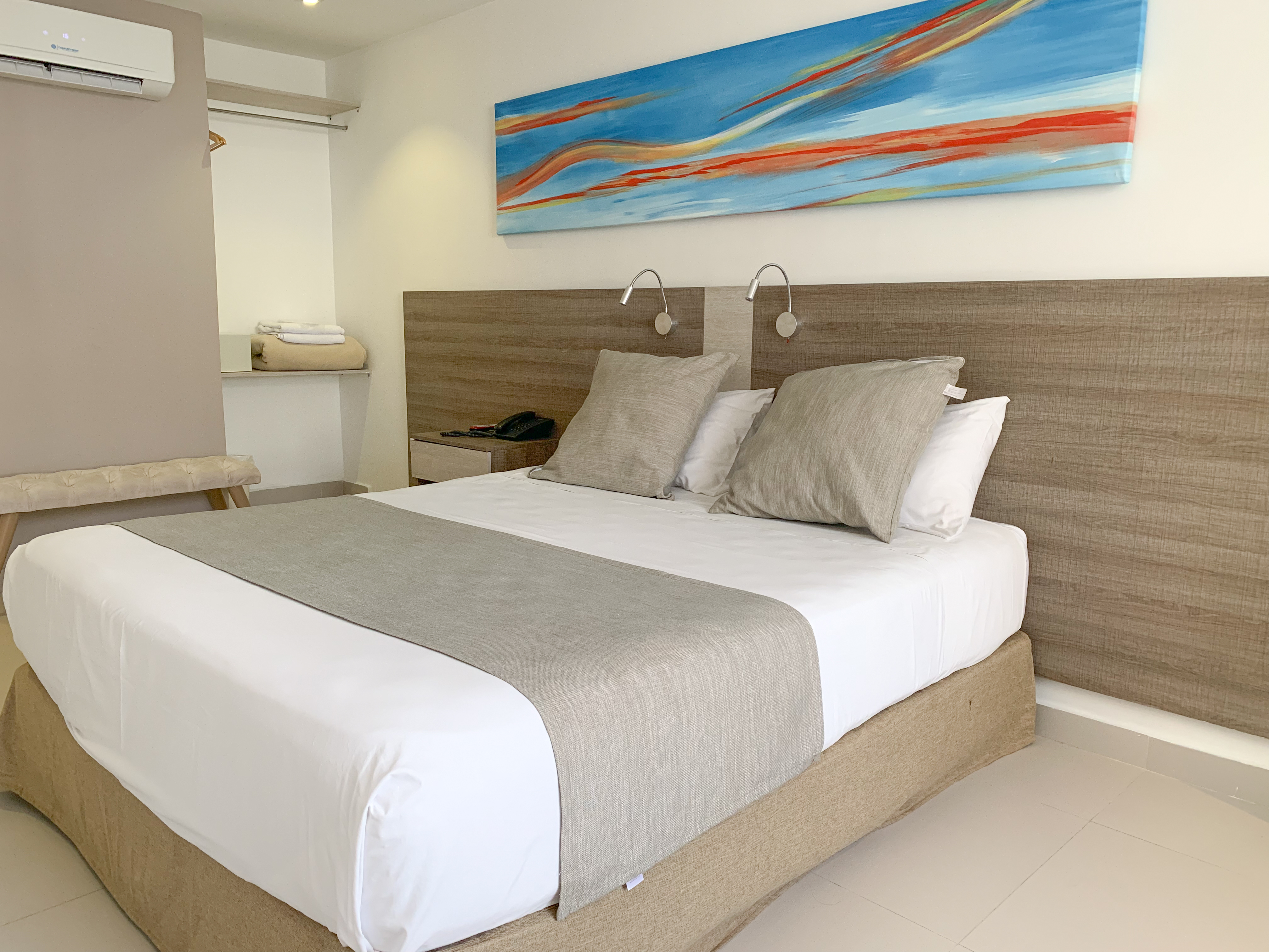 HOTEL 1525 7/20