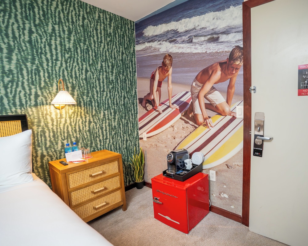 Daddy O Hotel 6/50
