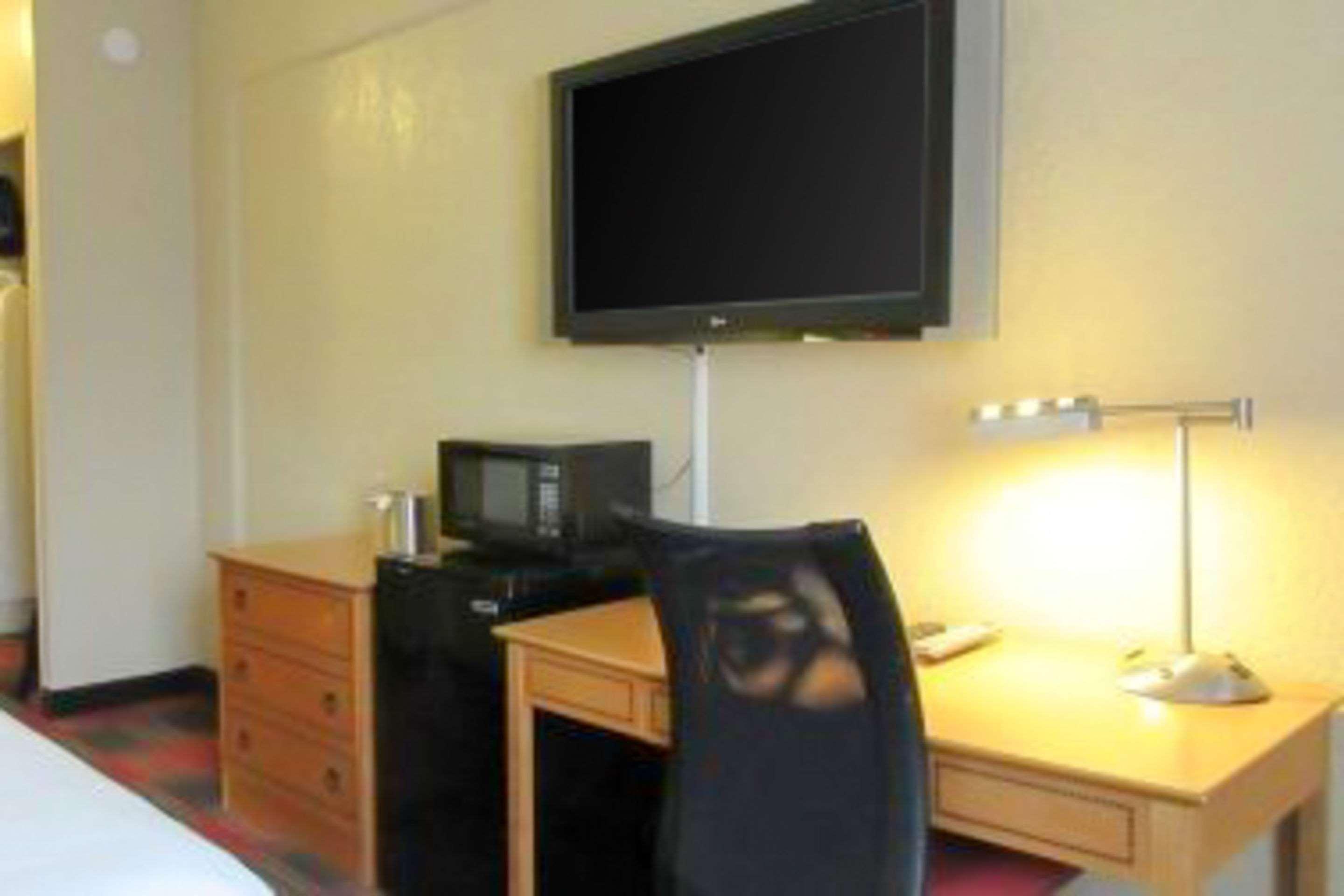 Quality Inn and Suites Airport Spokane 17/19