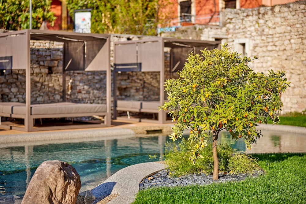 Boutique Hotel Brenzone 65/78