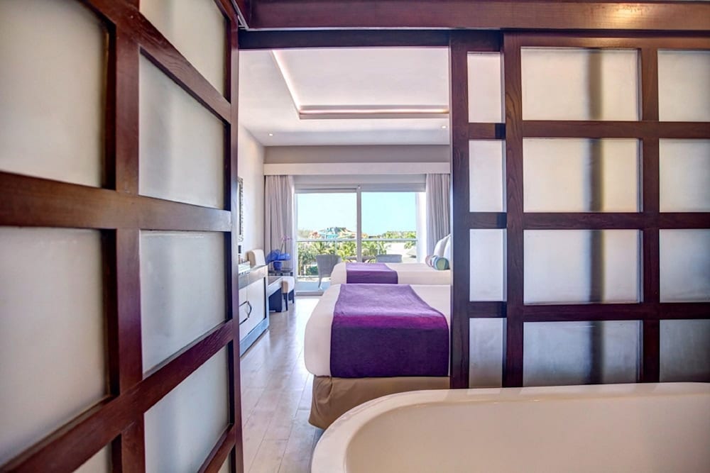 Resort Hideaway at Royalton Blue Waters, An Autograph Collection all Inclusive Resort Adults Only 22/31