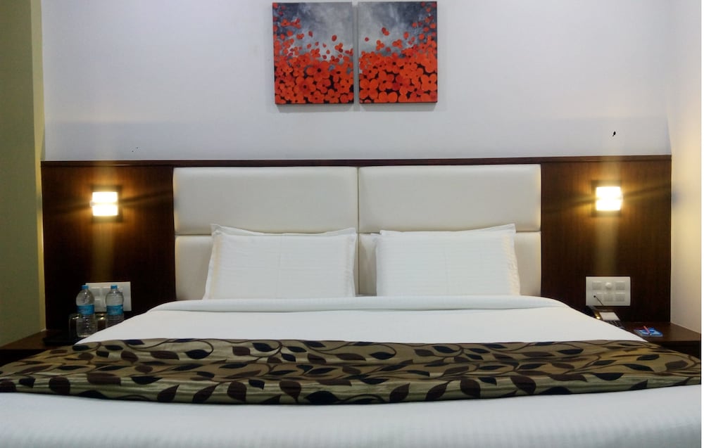 Crimson Park Shripriya Hotel 14/32