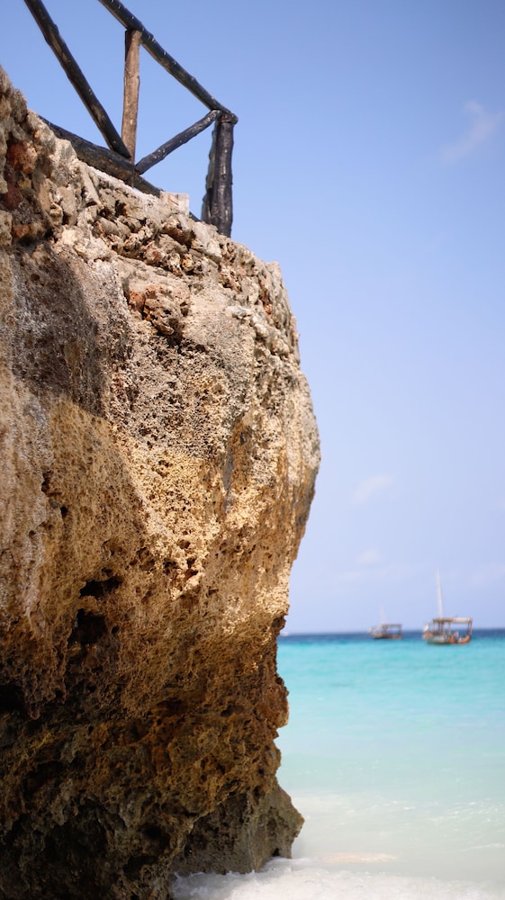 Amaan Beach Bungalows 34/38