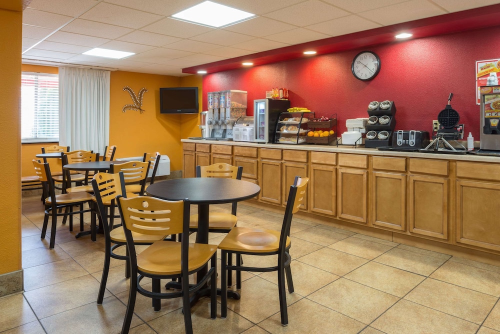 Ramada By Wyndham Bowling Green 33/45