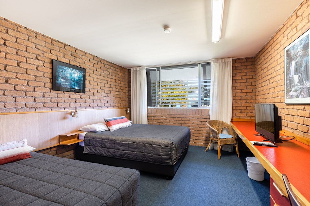 Aquajet Motel 20/35