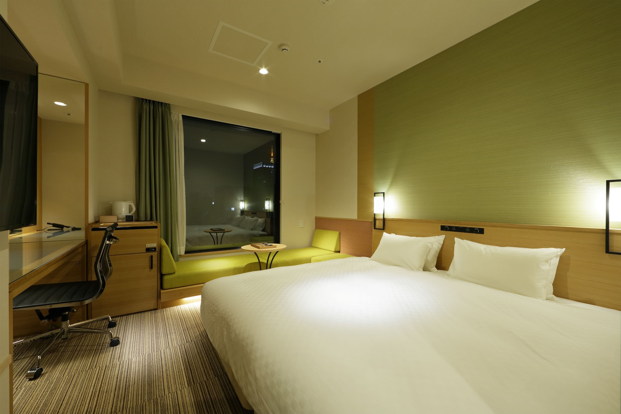 ROOM, KING BED