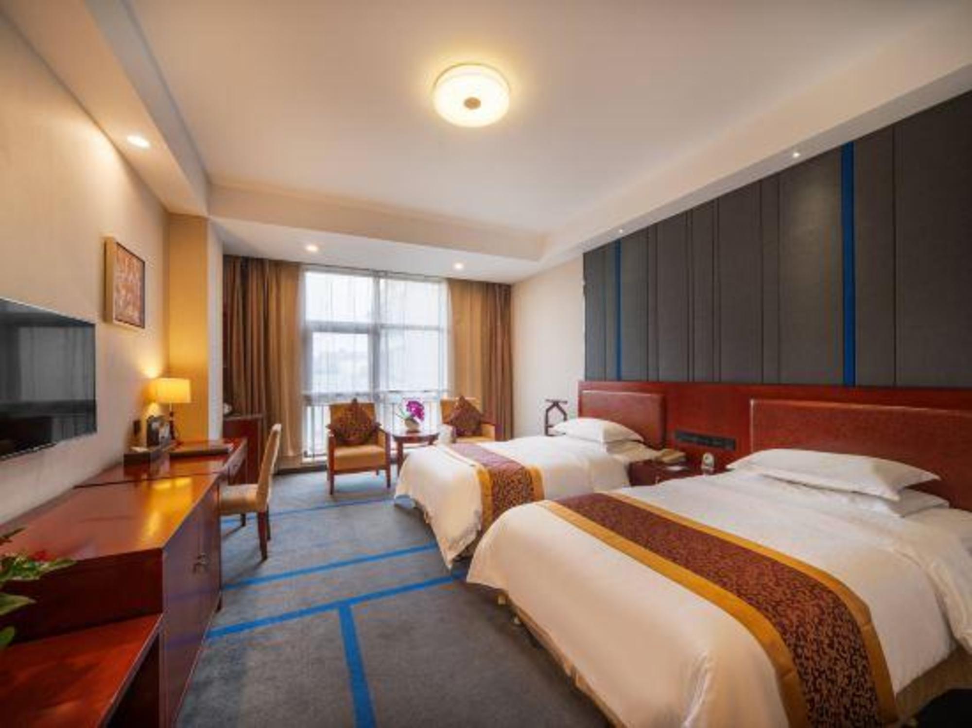 Executive, Queen Bed