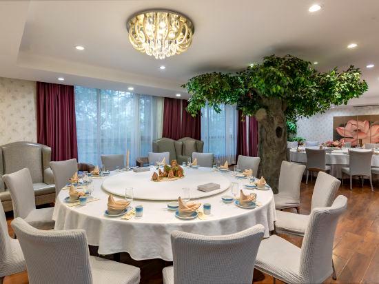 Four Seasons Apple Hotel (Beijing Wanda Plaza) 25/30