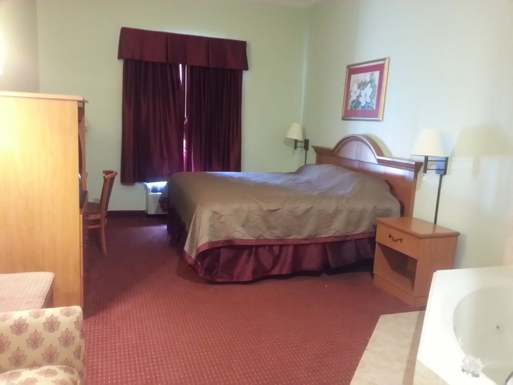 Super 8 by Wyndham Pascagoula 6/18