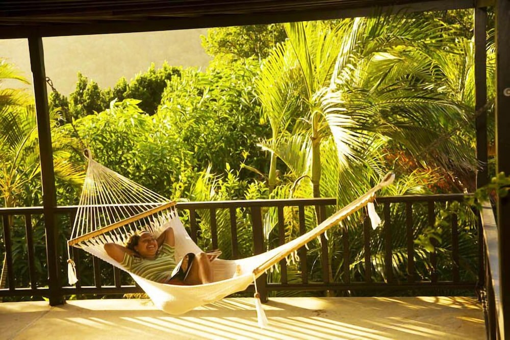 SPRING HOUSE BEQUIA 43/50