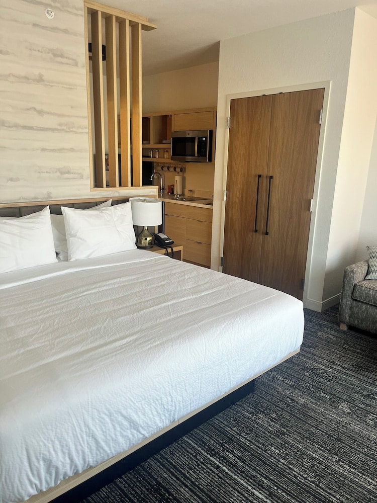 Towneplace Suites By Marriott Cincinnati Oakley 7/37