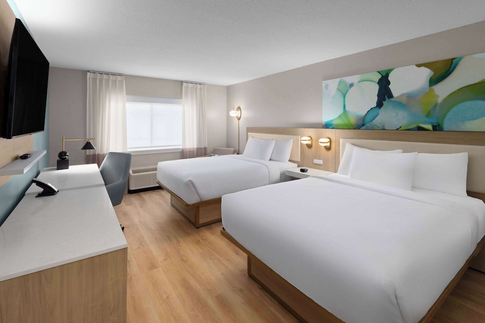 ROOM, KING BED