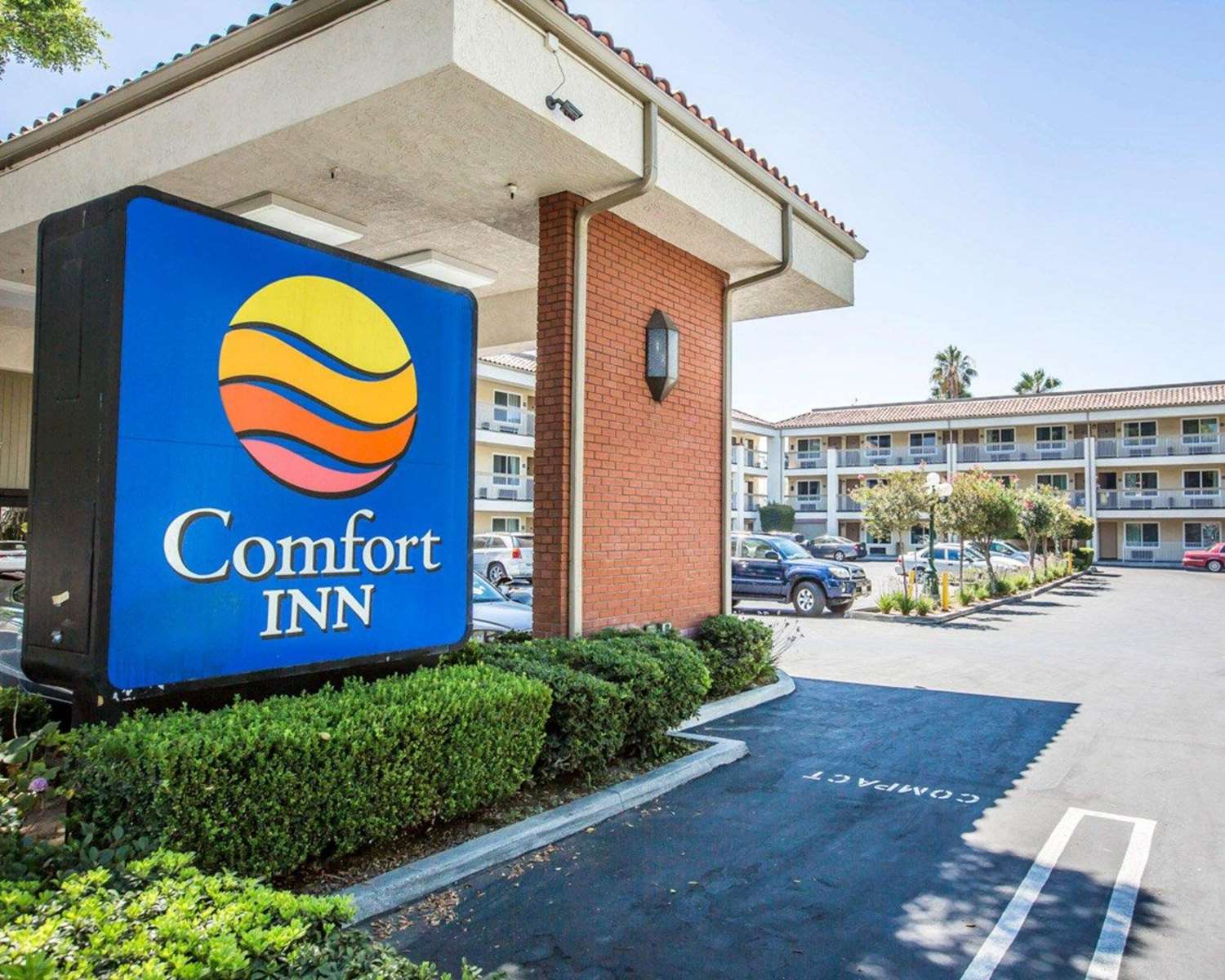 Hyland Inn near Pasadena Civic Center 4/40