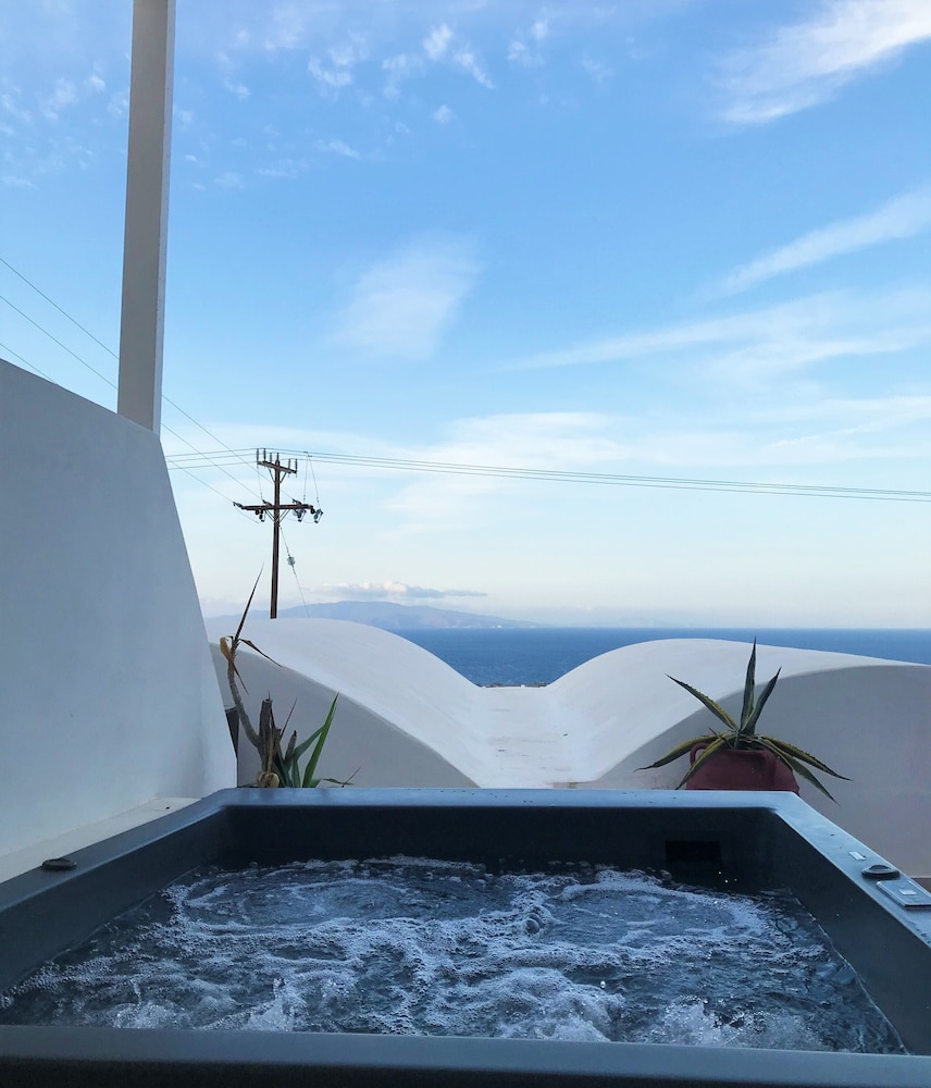 Muses Cycladic Suites 70/80