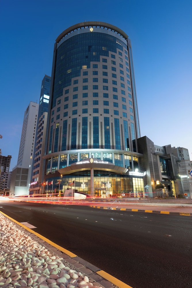 Kuwait Grand Hotel 4/64