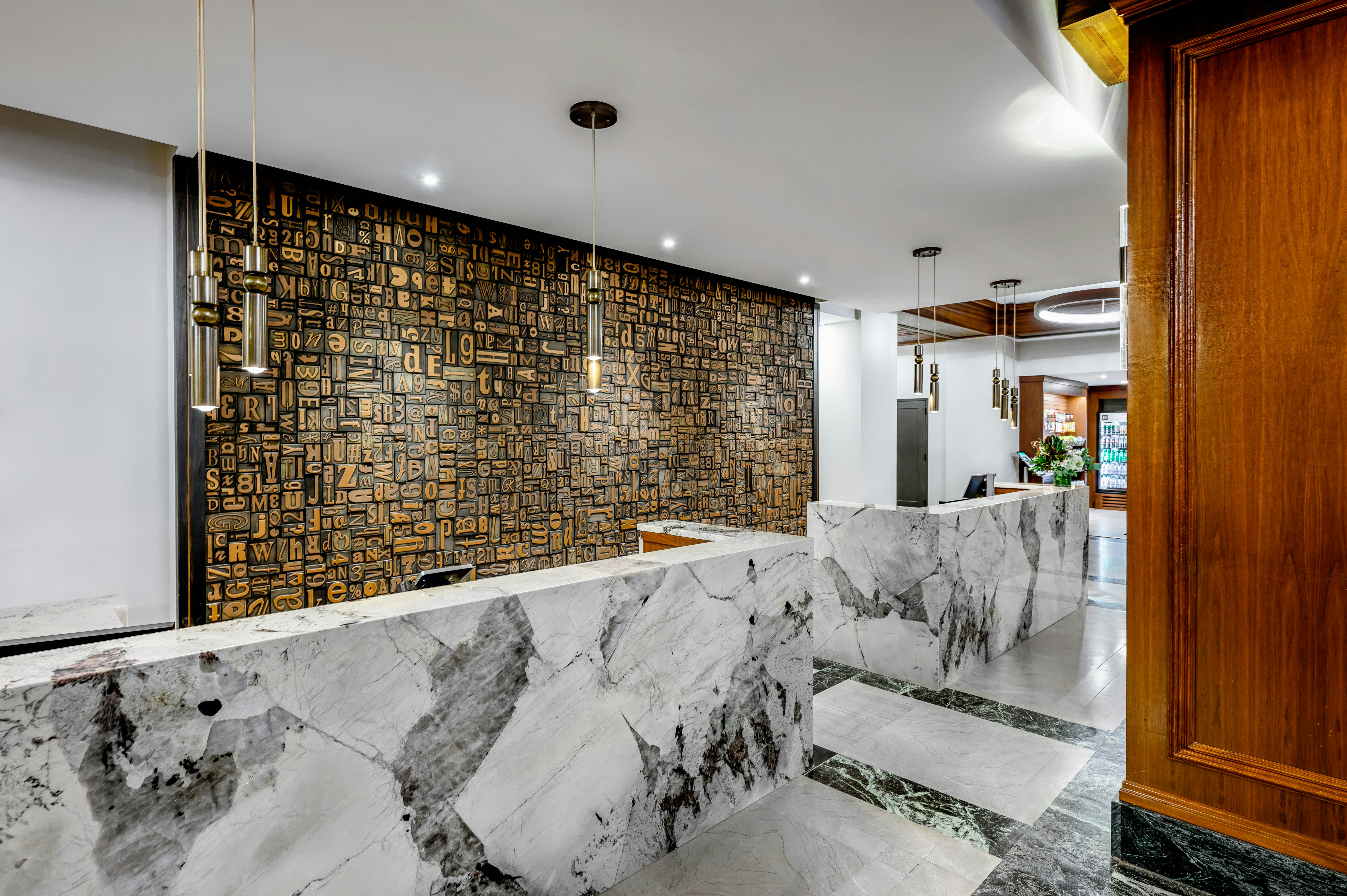 Hotel Fort Des Moines, Curio Collection by Hilton 29/81