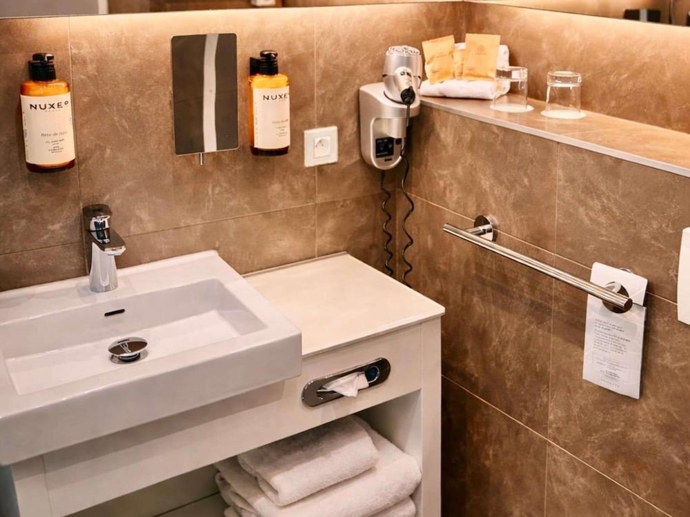 Mercure Paris Vaugirard Porte de Versailles 48/49