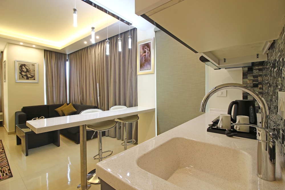 Palm Ville Suites 40/46