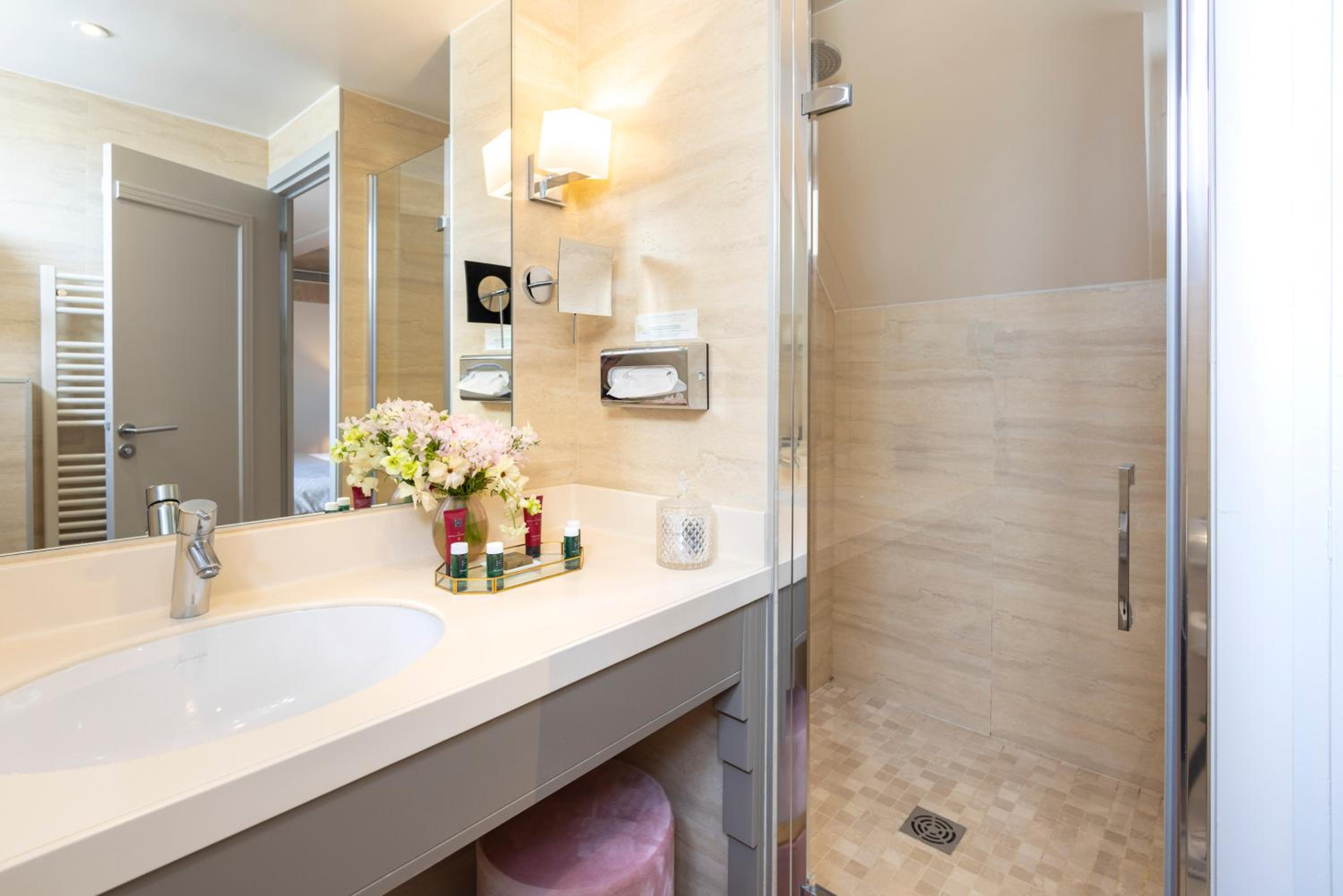 غرفة سيغنتشر بسرير مزدوج بشرفة، Hotel Residence Foch 9/10