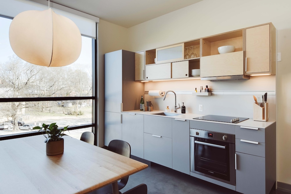 BentoLiving Chestnut Hill 63/77