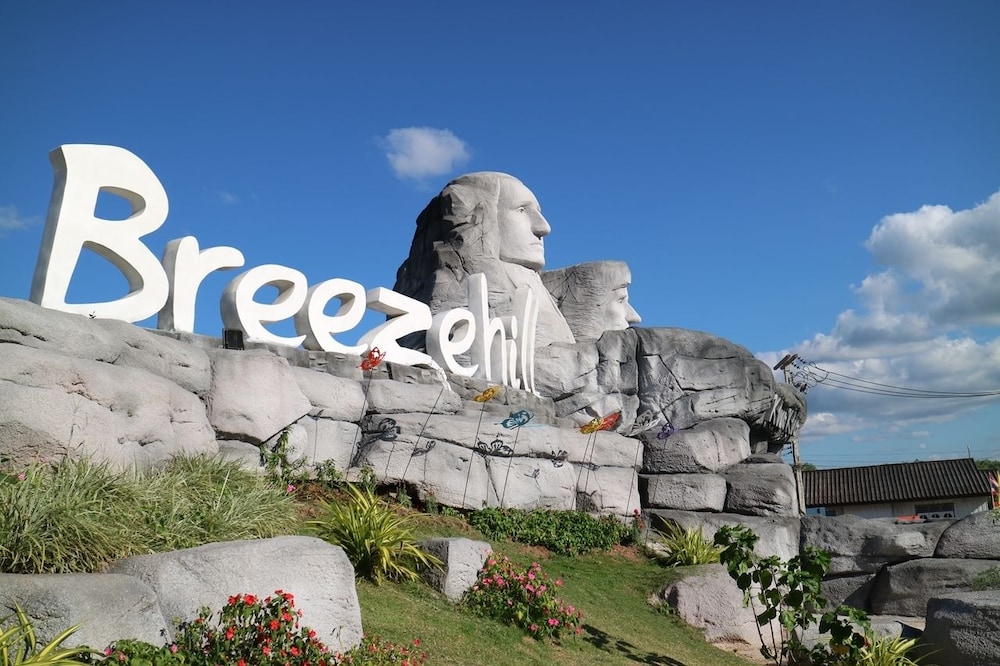Breeze Hill Hotel 42/50