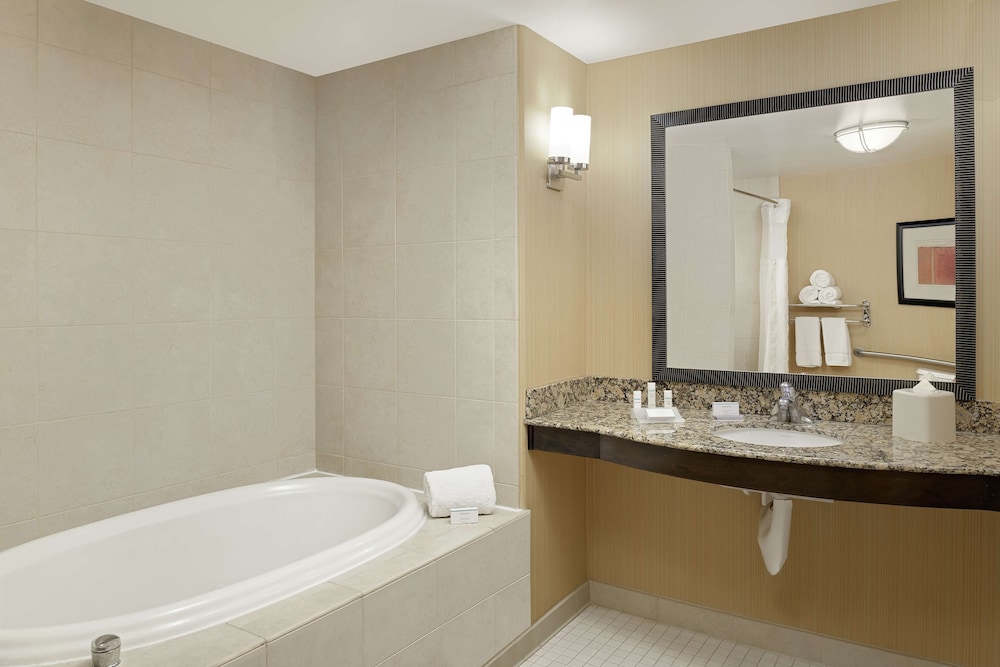 Hilton Garden Inn Fontana 9/46