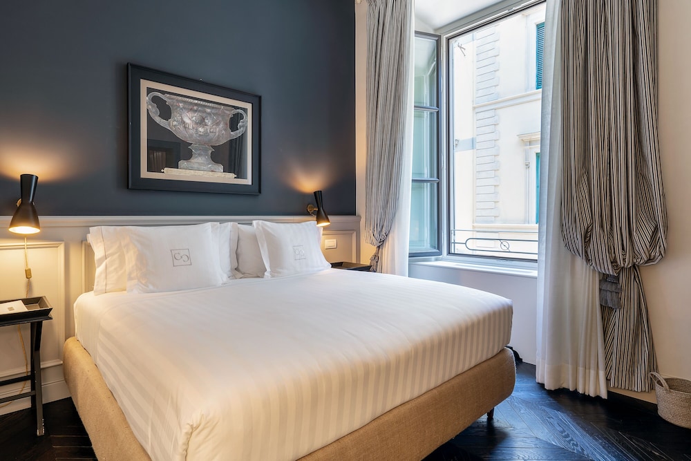 DELUXE, DOUBLE BED