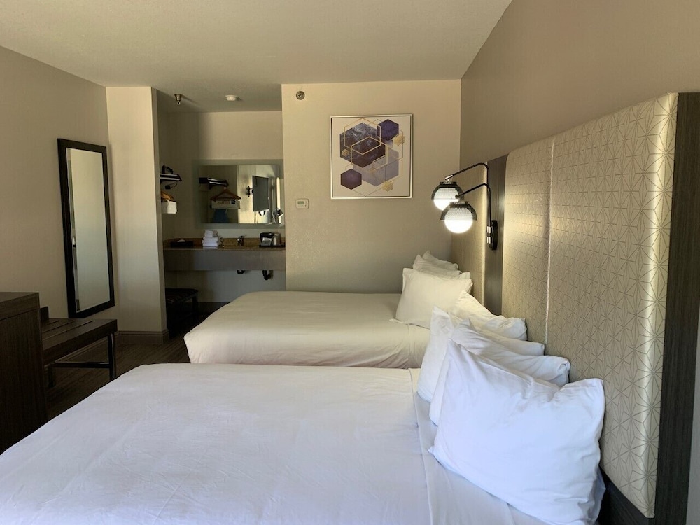 Best Western Marina State Beach 14/28