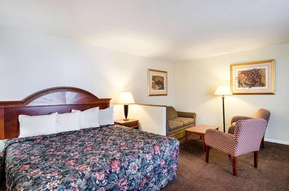 Econo Lodge Inn and Suites Northborough MA 6/22