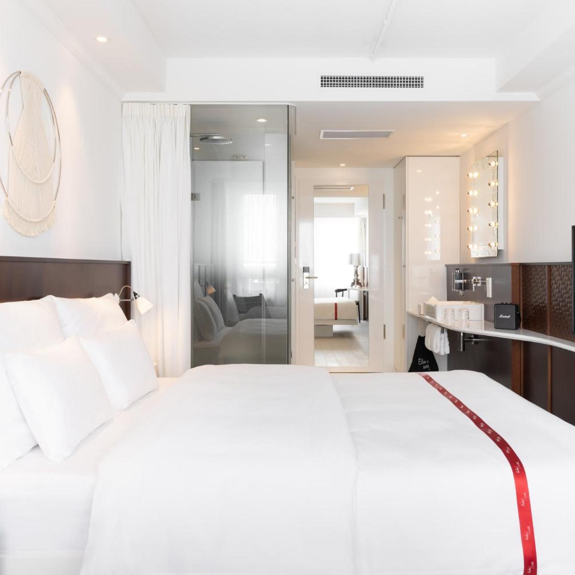 Lovely, King Bed