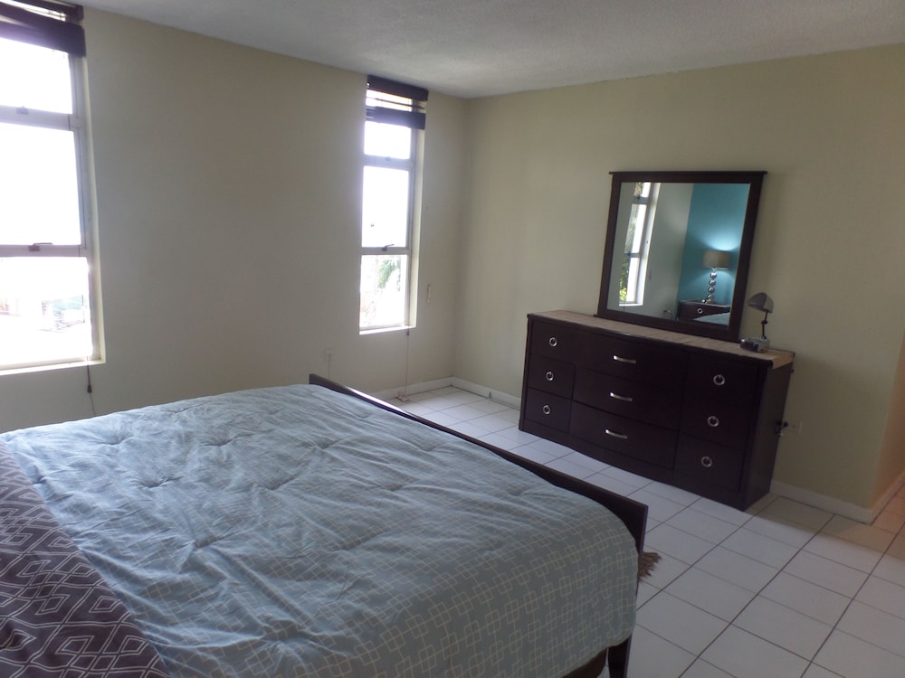 Skyclub Beach Suite at Mobay Club 6/23