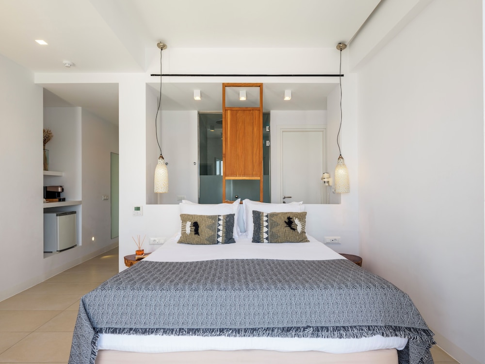 Bluetopia Suites 25/42