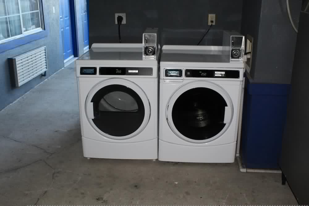 Sapphire Inn Suites 33/58